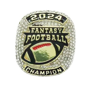 Bague de champion de Fantasy Football 2024, forme de bouclier, sertissage clos, bijou cadeau - Product Image 1