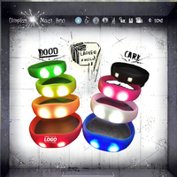 Bracelets lumineux LED personnalisés activés par la musique et le son pour enfants et adultes, parfaits pour les cadeaux de fête avec LED clignotantes