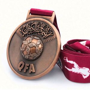 Fabricante de Medallas Deportivas Metálicas Personalizadas de Oro, Plata, Bronce y Aleación de Zinc en 3D para Karate, Taekwondo y Fútbol con Cinta - Product Image 1