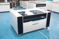 Mesin Pemotong dan Pengukir Laser CO2 JOWUEY RECI 1390 100W-300W dengan Pengumpan Otomatis dan Kamera CCD untuk Batu, Kayu, Pendingin Air, Tipe Bench-Top
