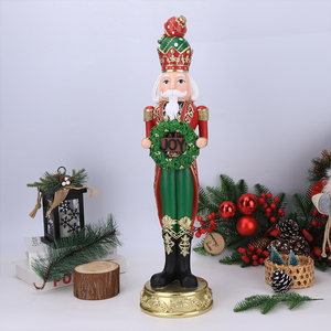 تمثال كسارة البندق على شكل إكليل من ريديكو، فن راتنجي احتفالي بألوان أحمر وأخضر وذهبي، هدية مثالية لعيد الميلاد للمنزل والعطلات - Product Image 1