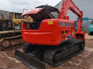 High Quality Used Hitachi ZX70 <b>Small</b> Hydraulic Crawler Excavator, Free Dozer Blade - Product Image 5