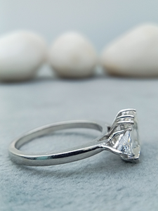แหวนหมั้นเพชรทรงบริลเลียนต์ 2.5 กะรัต ทองคำแท้ 14K เพชรขาวเพาะเลี้ยงในห้องปฏิบัติการ ชุดแหวนแต่งงานคลาสสิก รับรองโดย IGI - Product Image 3