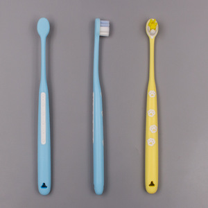 Brosse à dents à poils doux pour adultes, 19 cm, nylon, manuelle, usage domestique, gencives sensibles - Product Image 3
