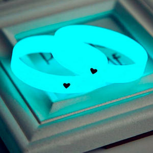 Pulseras de Silicona Fluorescentes Recicladas Ecológicas con Logotipo Personalizado, Pulseras de Goma Oscura para Eventos y Promociones - Product Image 6