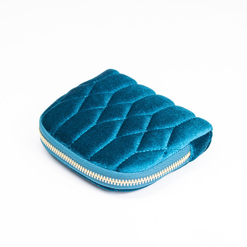 สีเขียวพีค็อก