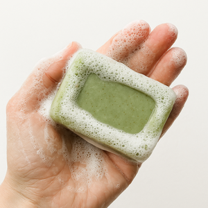 สบู่ก้อนทำมือจากน้ำมันทีทรีและยูคาลิปตัสธรรมชาติ ช่วยลดการอักเสบ ลดเชื้อรา สำหรับอาการคันบริเวณขาหนีบ กลากเกลื้อน และโรคเท้าผู้เล่นกีฬา - Product Image 3