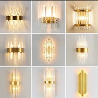 Applique murale LED blanc chaud au design moderne en cristal et acier inoxydable, style luxe discret, pour salon, chambre, escalier, fond TV