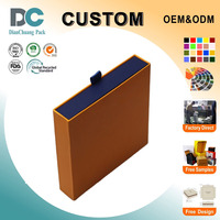 Boîte à tiroirs de vêtements de marque personnalisée de luxe Emballage en papier de stratification brillant pour écharpes, chaussettes, conception de tiroir coulissant UV Advantage