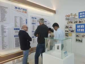 Horno rotativo eléctrico de 3 zonas, tubo giratorio de calentamiento independiente, equipo de calentamiento de laboratorio - Product Image 5