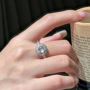 แหวนเงินแท้ S925 ประดับหยกน้ำ ดีไซน์วินเทจเฉพาะกลุ่ม ชุบทอง 18K ดีไซน์เรขาคณิตทันสมัย แหวนเปิดปรับขนาดได้ - Product Image 2