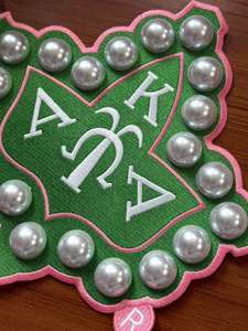 特注手作り3D真珠アイビーシールド刺繍パッチに縫い付けられた鉄にパッチソロリティピンクとグリーンダイパッチジャケット帽子用 - Product Image 4