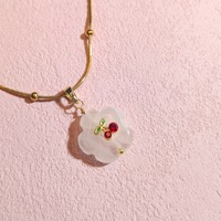 Kalung Wanita Model Buah Kristal Kuarsa Putih Bentuk Bunga Gaya Eropa Amerika - Produk Liontin Batu yang Laris Manis