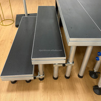 Escaliers de scène portables en alliage d'aluminium à haute capacité de charge et installation rapide pour concerts en plein air et événements mobiles