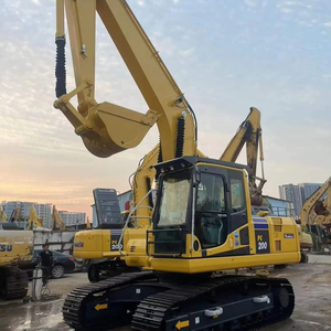 Excavatrice hydraulique Komatsu PC200-8 d'occasion, performances supérieures, marque japonaise Komatsu, 20 tonnes, 200-8, à vendre à prix avantageux - Product Image 1