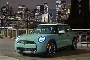 MINI Cooper SE 2024 con Paquete de Almacenamiento, Auto Japonés Usado, Volante a la Izquierda, Sistema Hidráulico, Cámara Trasera - Product Image 5