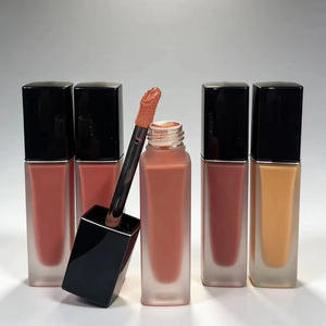 Producto de belleza de lujo: rubor líquido vegano puro, con ingredientes minerales y herbales, que logra un efecto de maquillaje perfecto. - Product Image 1