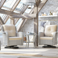 Fauteuil pivotant en rotin pour extérieur, ensemble de mobilier de bistrot pour patio, chaise en osier rembourrée avec table basse en verre
