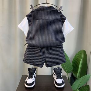 Completo Estivo Trendy per Bambino in Velluto a Coste con Pelo di Coniglio, Stile Western, Pantaloncini a Righe, Nuova Collezione 2026 - Product Image 5