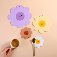 Sous-plat isolant en silicone motif tournesol pour la maison et la cuisine, idéal pour tasses, bols et ustensiles de table