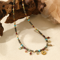Collier ras du cou bohème pour femme avec perles de pierres précieuses, breloques fleurs, en acier titane plaqué or, pyrite et grenat