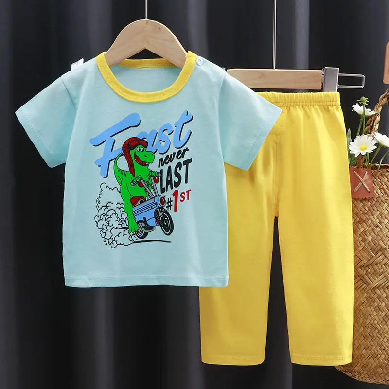 夏の漫画キッズパジャマ服セットTシャツトップスパンツスーツ男の子用工場価格