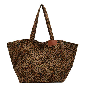 Borsa Tote in Tela con Stampa Leopardata OEM, Grande Capacità, Tracolla, Tasca Frontale, Patch in Pelle, Logo Personalizzato, Casual da Donna per la Spiaggia - Product Image 1