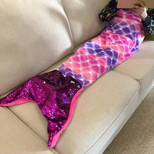 Muestra disponible para regalo Manta de cola de sirena de lana de franela con estampado de lámina metálica personalizada para niños - Product Image 2