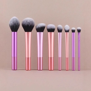 Ensemble de 8 pinceaux de maquillage multicolores à long manche, poils synthétiques super doux, manche en aluminium épaissi, pinceaux cosmétiques - Product Image 1