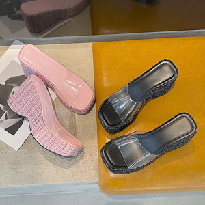 Nouvelle collection été 2025 – Sandales compensées décontractées pour femme avec semelles intérieures souples en PVC lumineux et confortables, plateforme ouverte pour l'extérieur - Product Image 2