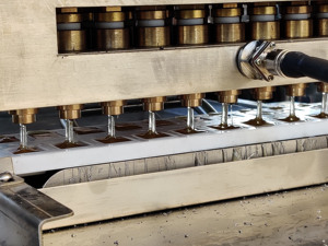 Máquina Depositadora de Gomitas Semiautomática Mini Multifuncional de Nuevo Diseño para Uso en Laboratorio, para Ositos de Gomitas con Vitaminas y Gelatina de Frutas - Product Image 3