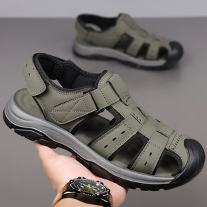 Sandales pour hommes à brides croisées, gris, fermeture velcro, chaussures de sport décontractées pour l'extérieur et la plage - Product Image 3