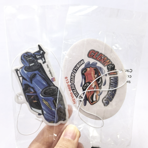 CMYK น้ำหอมปรับอากาศสองด้านพิมพ์ลายยาวนานกระดาษโลโก้รถยนต์พร้อมบรรจุภัณฑ์แบบกำหนดเอง - Product Image 1