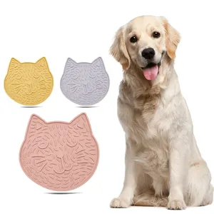 Silicone dog lick mat bath buddy and dog lick pad Keep the Dog Comfortable and Funny in the Bath Time