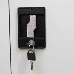 Armoire de classement en acier avec 2 portes et 4 étagères réglables, grande capacité de rangement - Product Image 5