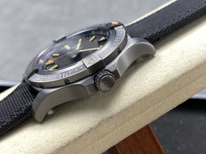 Montre de pilote pour homme en acier inoxydable de haute qualité, cadran large de 44 mm, analogique, sport, calendrier, logo personnalisé - Product Image 5