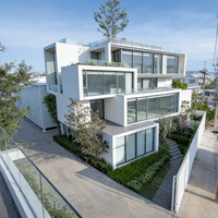 Maisons au design moderne, bâtiments de forme spéciale, villa de luxe, maison à ossature en acier, villa