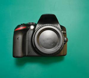 Cámara Nikon D3200 usada de bajo precio, cámara réflex digital de nivel básico. - Product Image 1