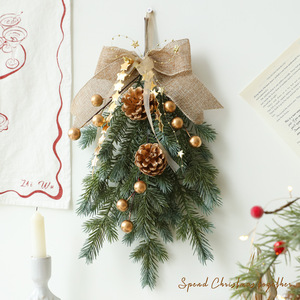 YUELIAN Mini Adorno Navideño en Forma de Lágrima, con Piñas Artificiales, Bayas Rojas y Follaje Verde, Colgante Decorativo para Ventana y Pared de Navidad - Product Image 4