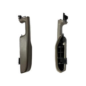 Reposabrazos Lateral para Puerta de Chevrolet 12472876, Color Gris Claro, Reposabrazos Trasero de PVC - Product Image 1