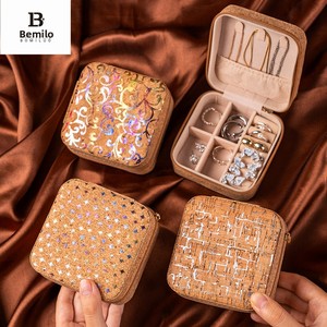 <span class=keywords><strong>Caja</strong></span> de Joyería Portátil de <span class=keywords><strong>Corcho</strong></span> de Alta Gama, Estilo Chino, con Diseño Floral Cuadrado, para Guardar Aretes, Anillos y Collares, Venta al Por Mayor - Product Image 3
