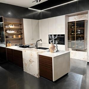 Personalización gratuita, gabinetes modulares de cocina grises, piedra sinterizada moderna con fregadero, juego de mesa de Isla de cocina hecho en China - Product Image 2