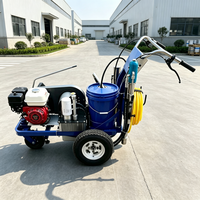 Machine de marquage routier avec une largeur minimale de 20 cm pour un travail de marquage de détails fins