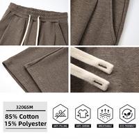 SS264056 Pantalon de survêtement décontracté pour homme en mélange de coton 320 GSM, coupe droite ample, ourlet ouvert, style Old Money, broderie personnalisée