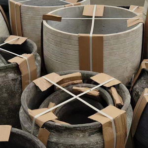 Pots de fleurs Vic Black pour l'extérieur, pots de jardin pour porte d'entrée, pots de fleurs en ligne, grands pots de fleurs pour l'extérieur, re-plantation d'orchidées - Product Image 4