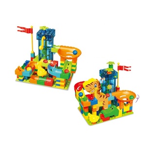 Kaydıraklı Bilye Yarış Pisti Yapım Blokları Seti, Kendin Yap Montajlı Bilye Yarış Pisti, Yuvarlanan Top Tuğlaları, Asansörlü İnşaat Oyuncağı - Product Image 1