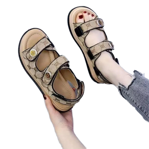 ขายส่งตรงจากโรงงาน รองเท้าผู้หญิงสำหรับฤดูร้อน ใส่ได้ทั้งนอกบ้านและในบ้าน ระบายอากาศได้ดี กันลื่น น้ำหนักเบา พื้นรองเท้าด้านบนทำจาก PU พื้นรองเท้าด้านล่างทำจากยาง แฟชั่น - Product Image 3