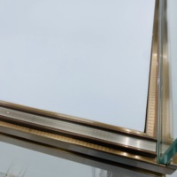Système de Présentation de Bijoux de Luxe à Cadre Doré, Vitrine Blanche Plissée avec Éclairage LED, Verre Anti-Reflet, Conception Modulaire pour Centre Commercial de Bijouterie