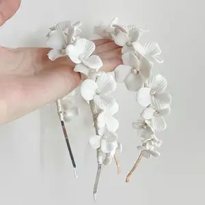 Fatto a mano in porcellana bianca fiore corona copricapo da sposa Tiara acqua dolce perla accessori per capelli da sposa festa Prom gioielli da donna