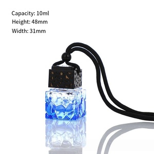 Elegante y Exquisito Mini Difusor <span class=keywords><strong>de</strong></span> Aceites Esenciales para Coche, Botella <span class=keywords><strong>de</strong></span> Vidrio Cuadrada <span class=keywords><strong>de</strong></span> 10 ml con Degradado Rosa, Ámbar y Azul, con Tapa - Product Image 6